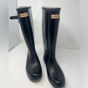 Hunter tall matte rain boots size 6